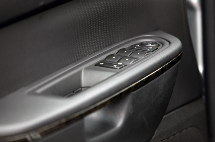  GMC Acadia Denali 2011 года  (фото 18 из 53)